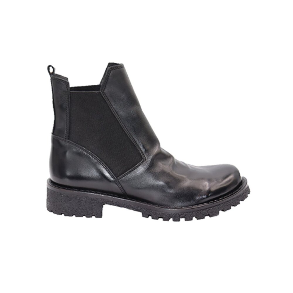 Eric Michael Cruz Boot